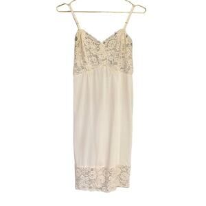 Vintage Van Roalte slip size 32